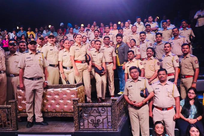 Kapil Sharma gave special tribute to Mumbai Police with sooryavanshi actor Akshay Kumar Rohit Shetty