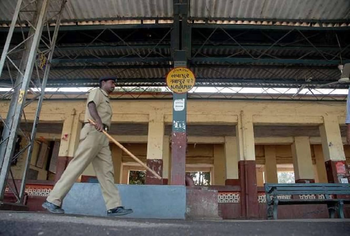 Unique railway station in india Navapur Railway Station is located in two states