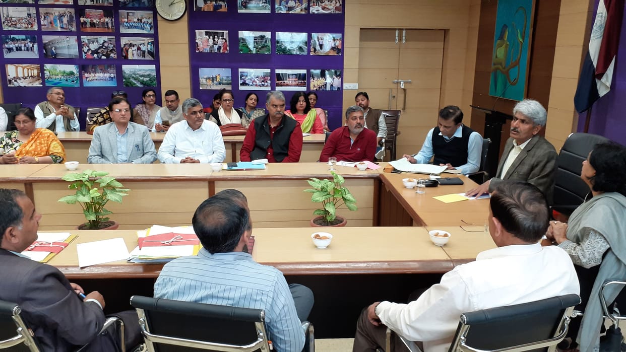 Corona virus - Instructions to vacate hostels in educational institutions in three days, foreign students will be investigated in PGI
