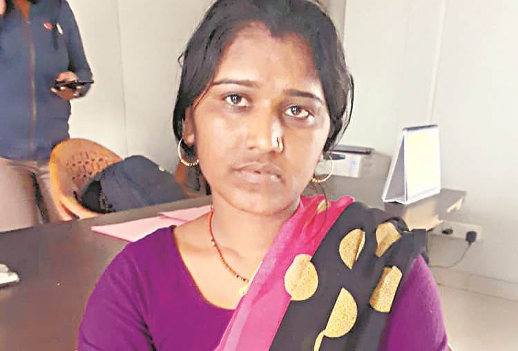 police found smack from gumti of lady in gosainganj