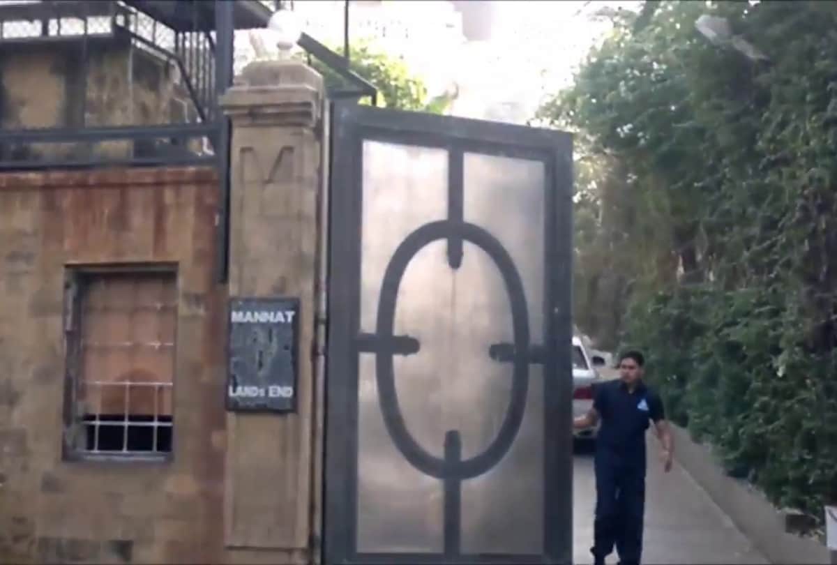 shah rukh khan royal bungalow mannat inside pictures