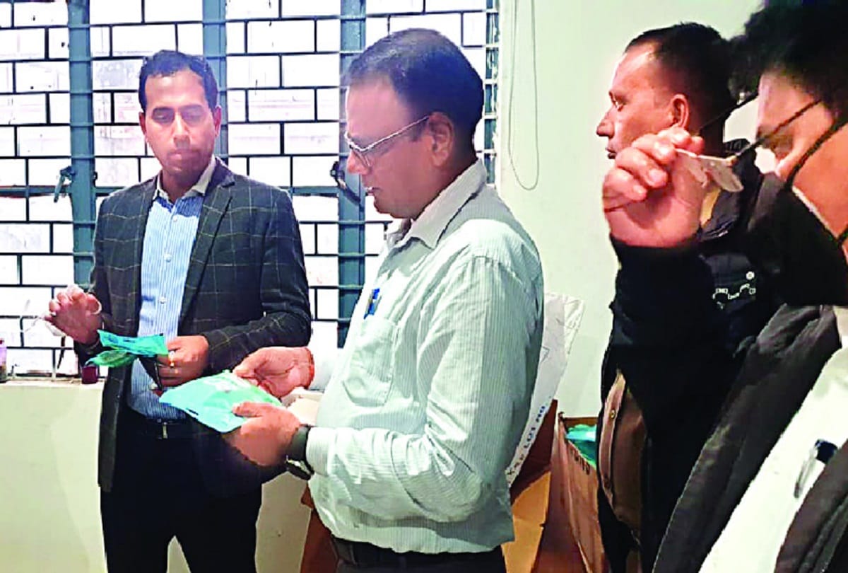 Fake sanitizer and mask maker company raided in noida
