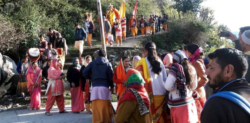 Dhyanis eyes were moistened during her farewell to Mata Anasuya