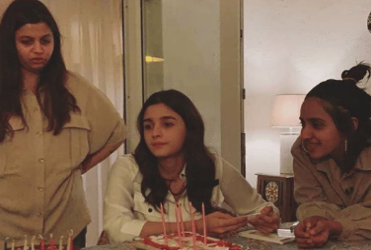 alia bhatt and ranbir kapoor photo with malaika arjun viral