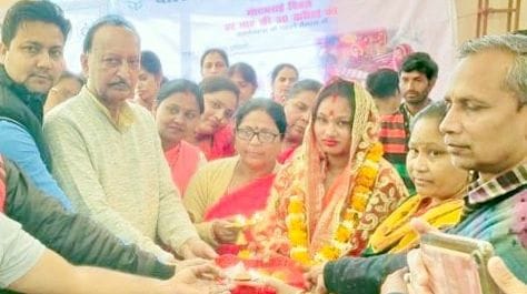 Baby shower of ten pregnant women