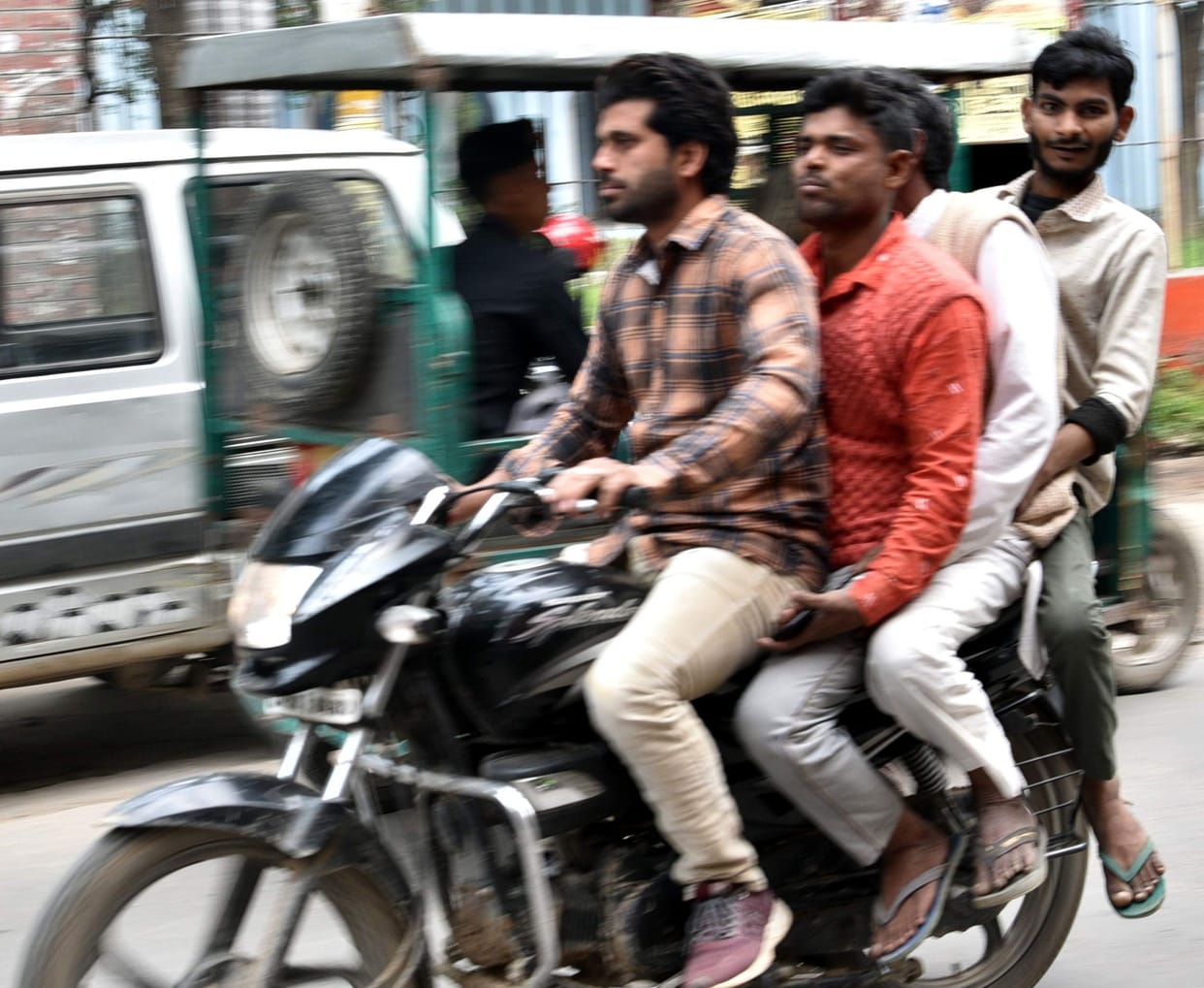on fallow fo traffic rules in chandausi