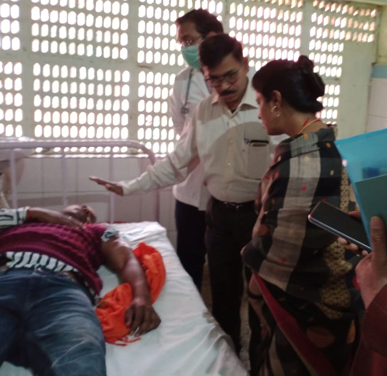 The minister, injured on the highway