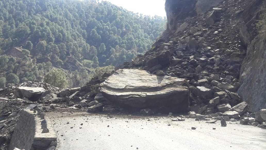 Debris hit NH, traffic stalled for three hours