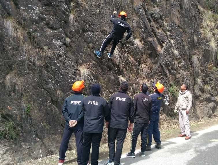Learned the ability to climb the mountain with the help of ropes