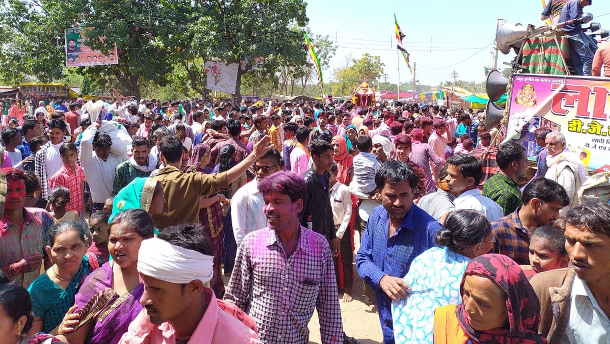 People croud in Rakhpanchampur Mela