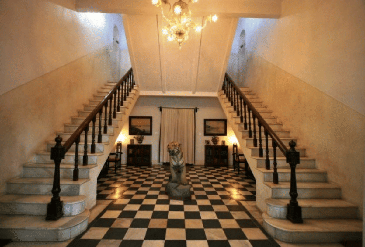 Saif ali khan kareena kapoor luxurious pataudi palace inside look
