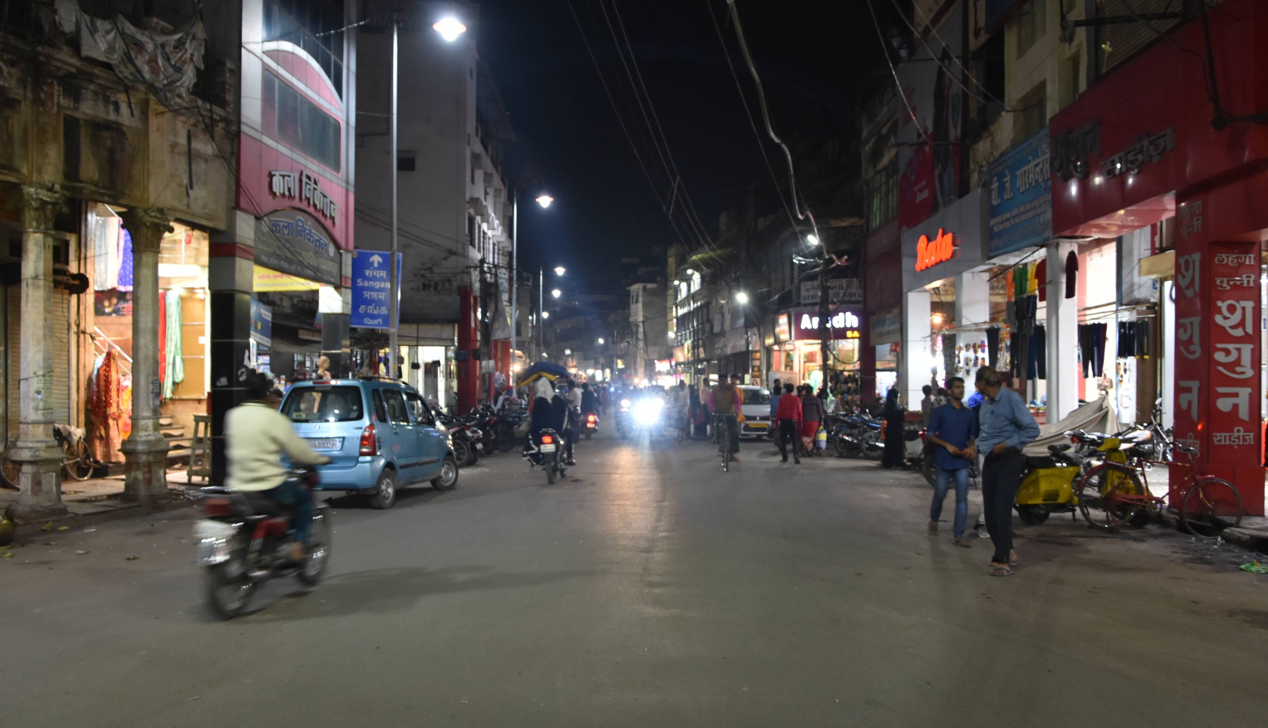 Roads became empty due to fear of Corona, silence on multiplex, shopping mall and Sangam