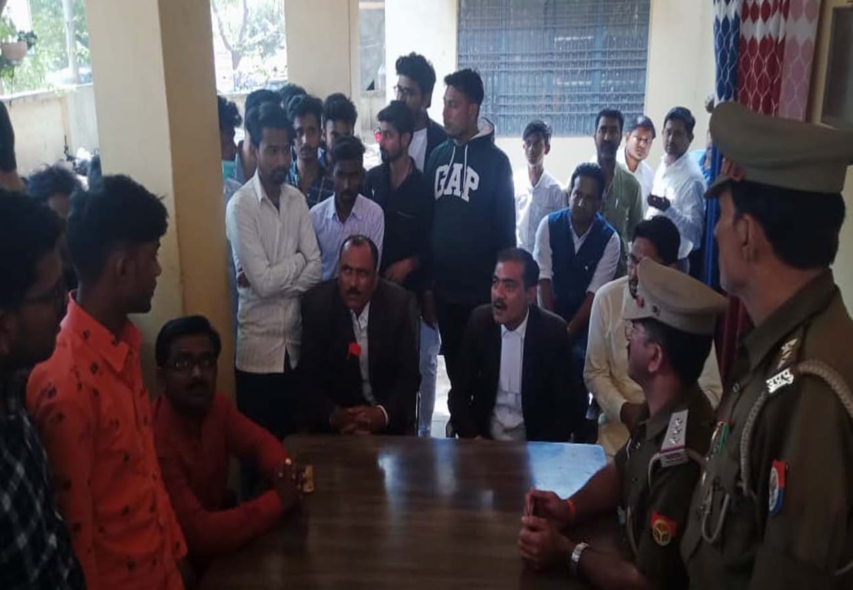 Case of slapping BJP district president's son in banda