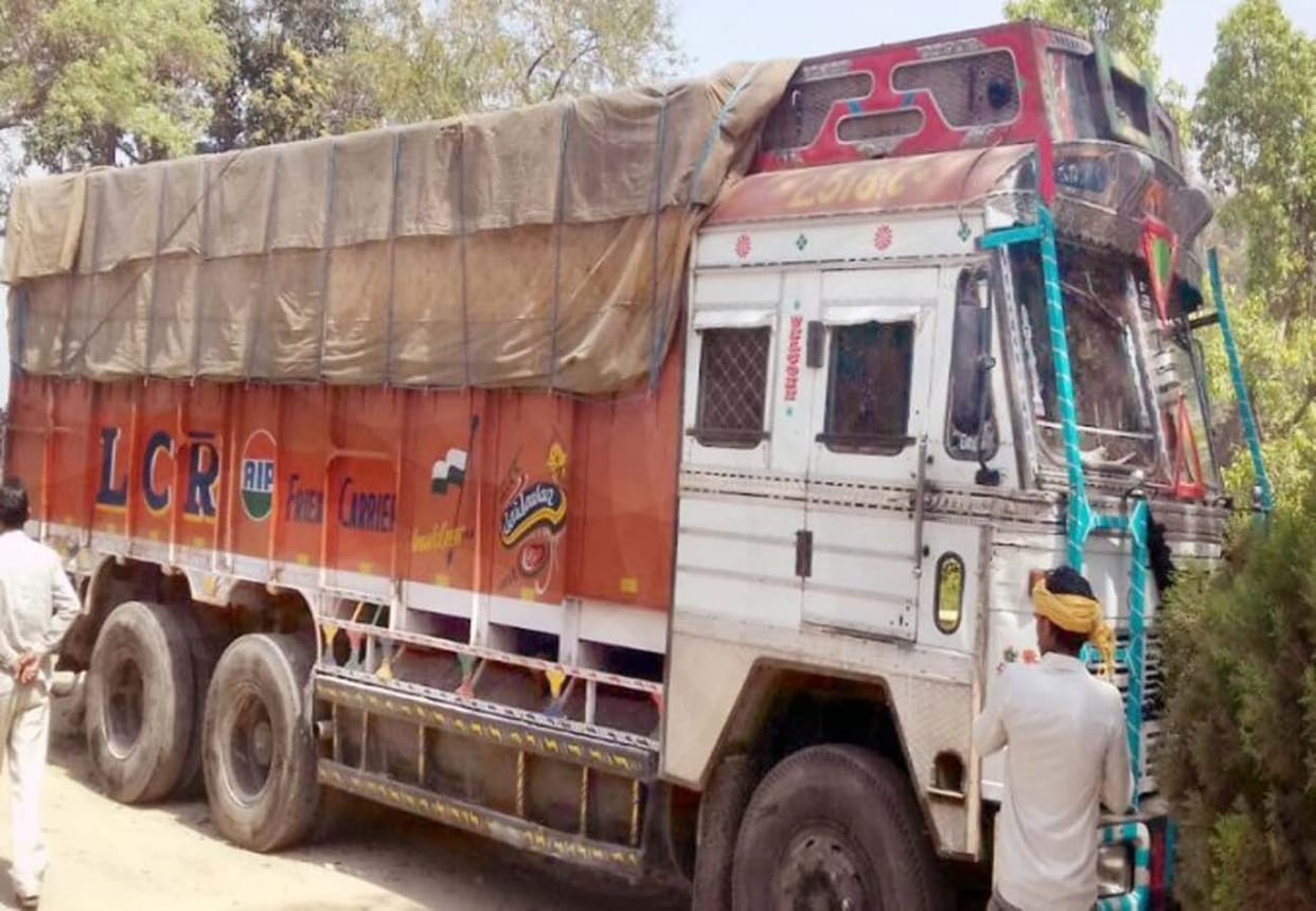 Many tons of chicken meat found in a standing truck in unnao