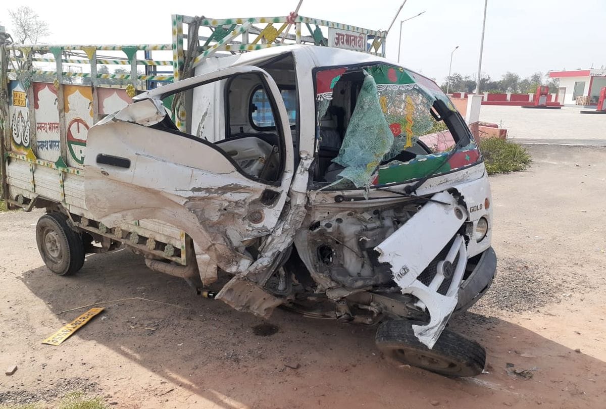 Tata Magic Xuv Car Accident One Died 12 Injured At Jaipur Highway
