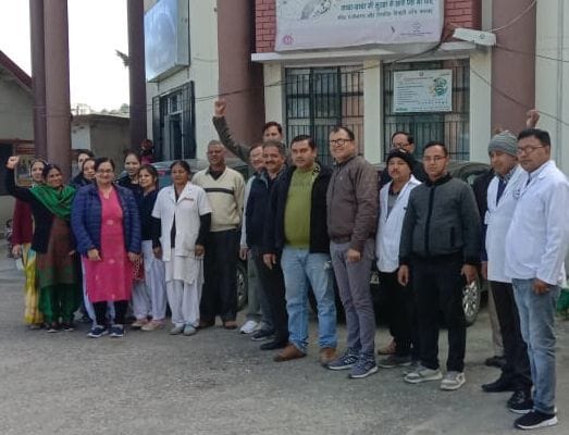 Doctors also start work boycott in Ranikhet