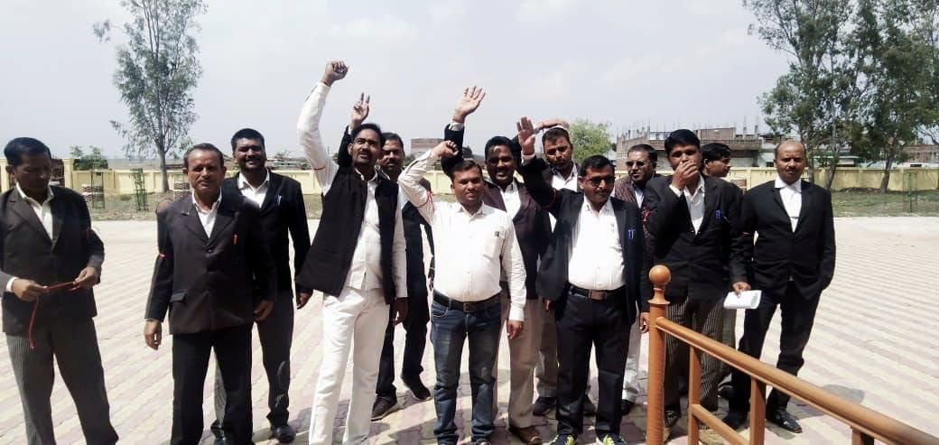 advocate protest in chitrakoot