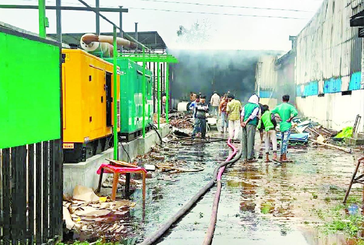 fire broke out in paper glass and plate factory in kakori