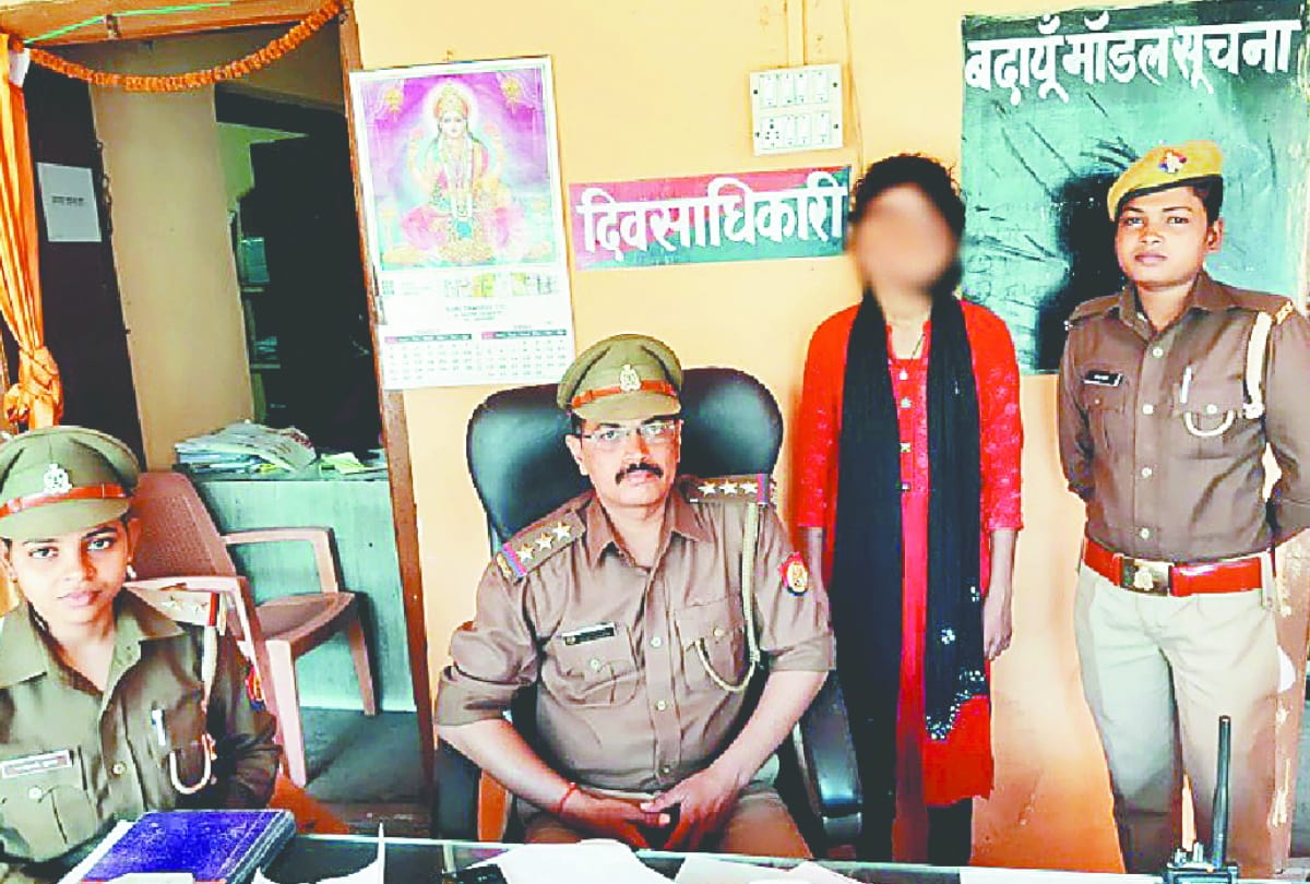 girl arrested for photo viral by fake ID on Facebook in gorakhpur