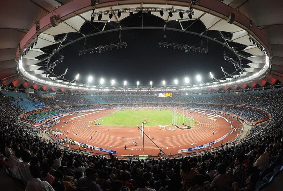 jawaharlal nehru stadium Player's mobiles, wallets and bags stolen during football league game