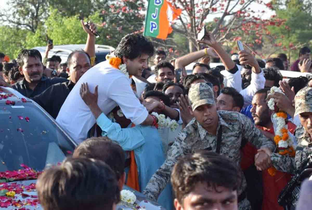 Jyotiraditya Scindia, Congress leader Vikramaditya Singh can take big political decision