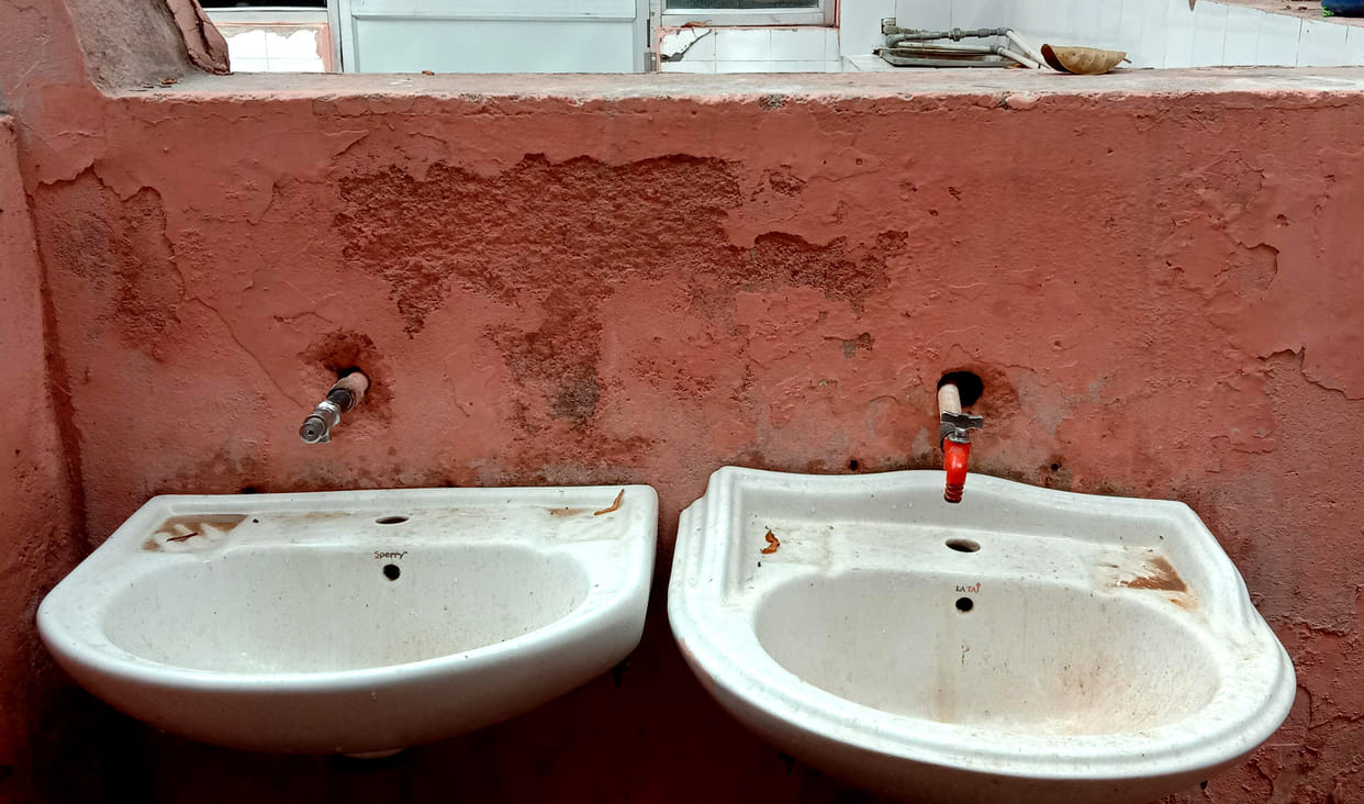 no facility for hand wash