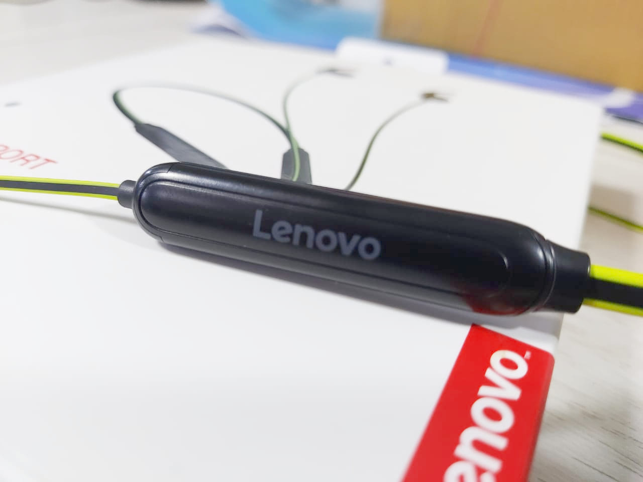 Lenovo HE18 Review