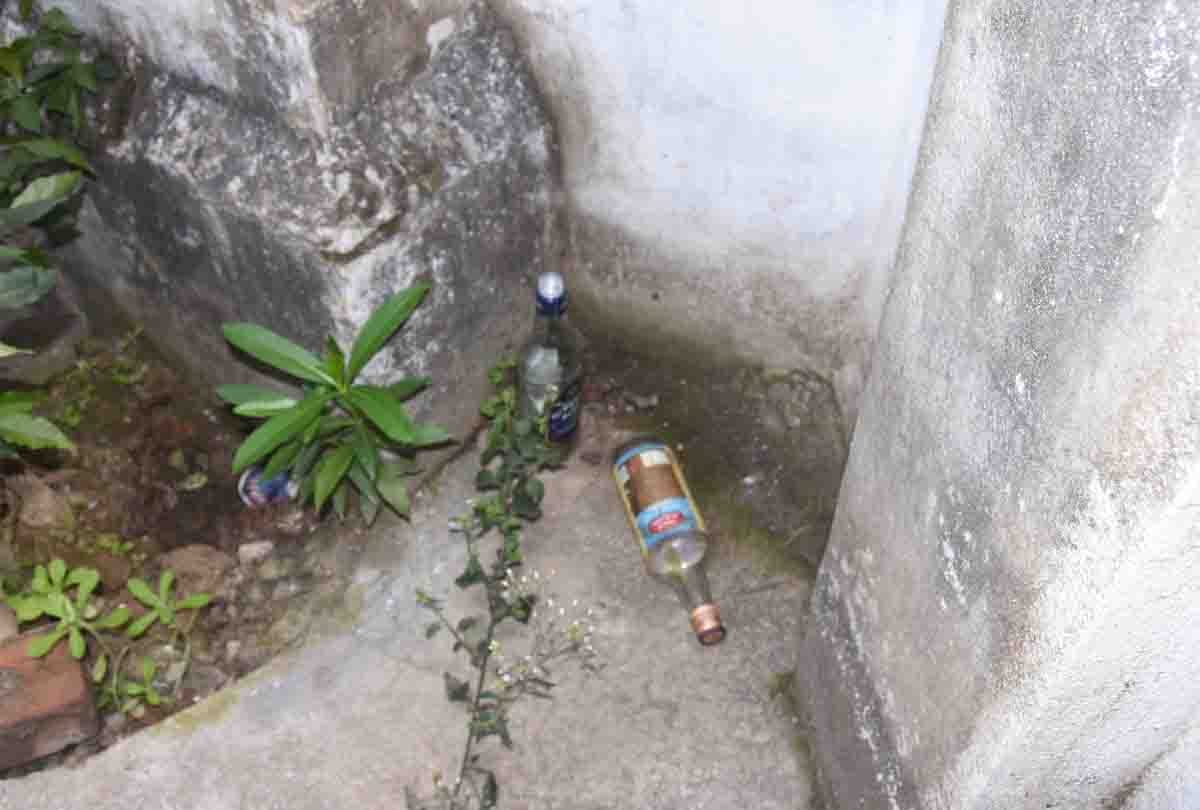 misdeed with model in kanpur near commissioner's house