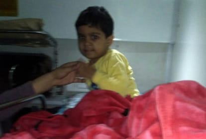 Distribution of blankets in ac coaches temporary suspended.