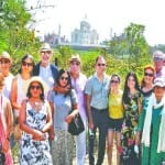 दूर से देख पाए ताजमहल की झलक