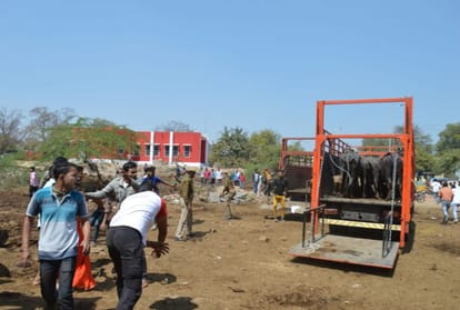 clashes during encroachment removed in mathura