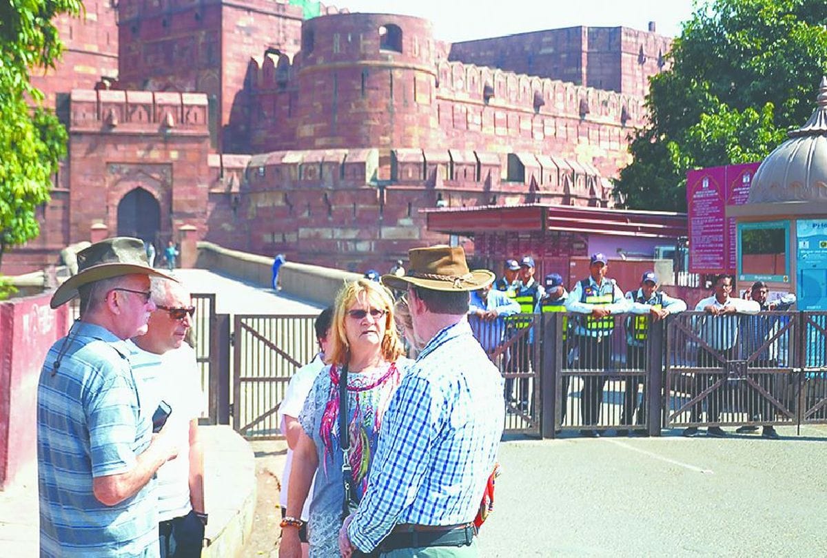 moat and walls built around Agra Fort will be Conservation