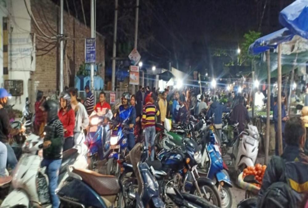 Coronavirus in india : Vegetable Mandi closing Rumour in dehradun, Public In fear for Food crisis