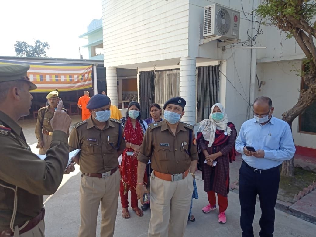 Do not give entry to foreign nationals without investigation