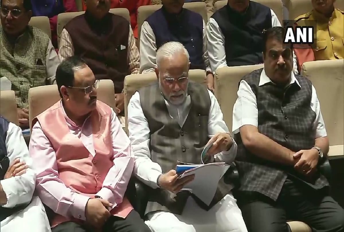 Coronavirus: Narendra Modi appreciated the contribution of medical personnel and media 