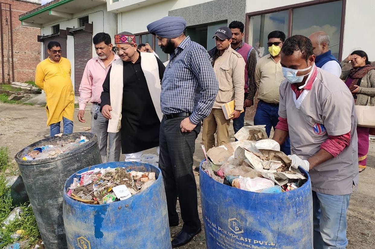 Bio medical waste is not properly disposed