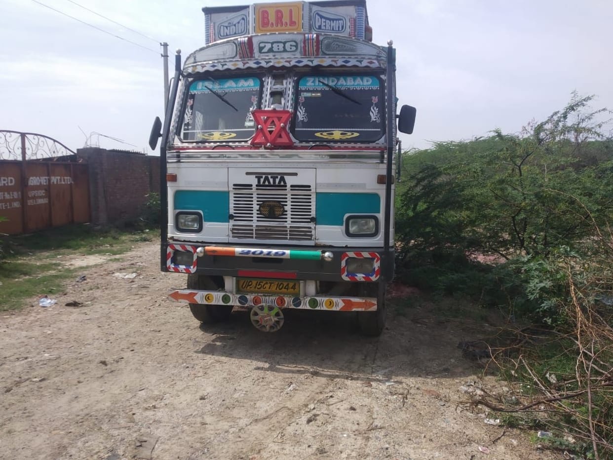 A truck full of chicken meat was found near Slaughter House