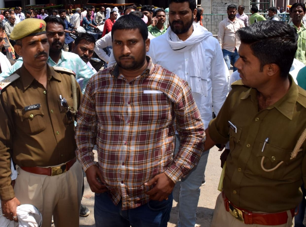 Went to meet DM with a bottle of poison, police caught