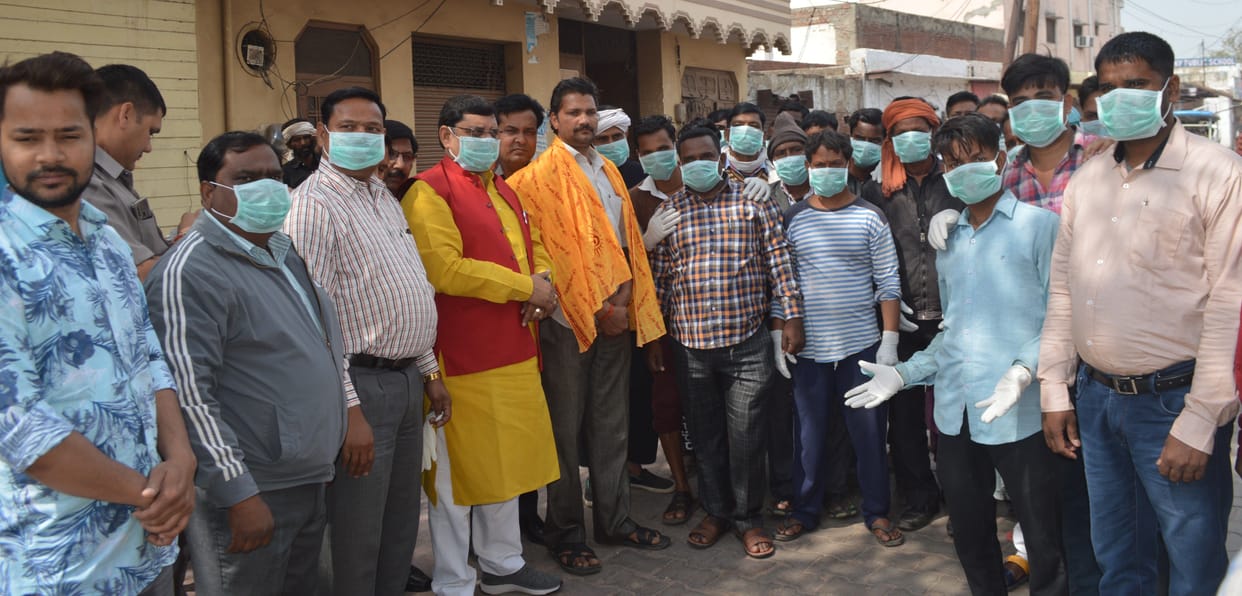 student goes to school in mask