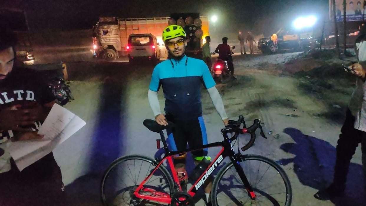 Aviral reached kalpi by taking the message of cleanliness