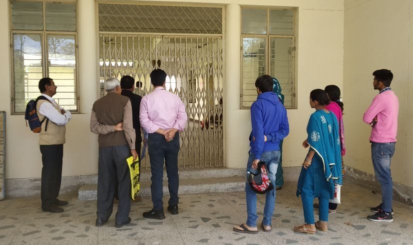one hour lockdown at Rudrapur Treasury