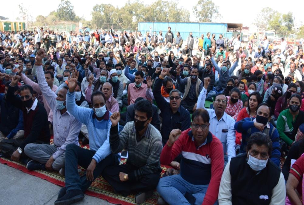 Coronavirus: Lawsuit Filed On 150 Protesters for Avoid Ban on 50 People gathering in Uttarakhand