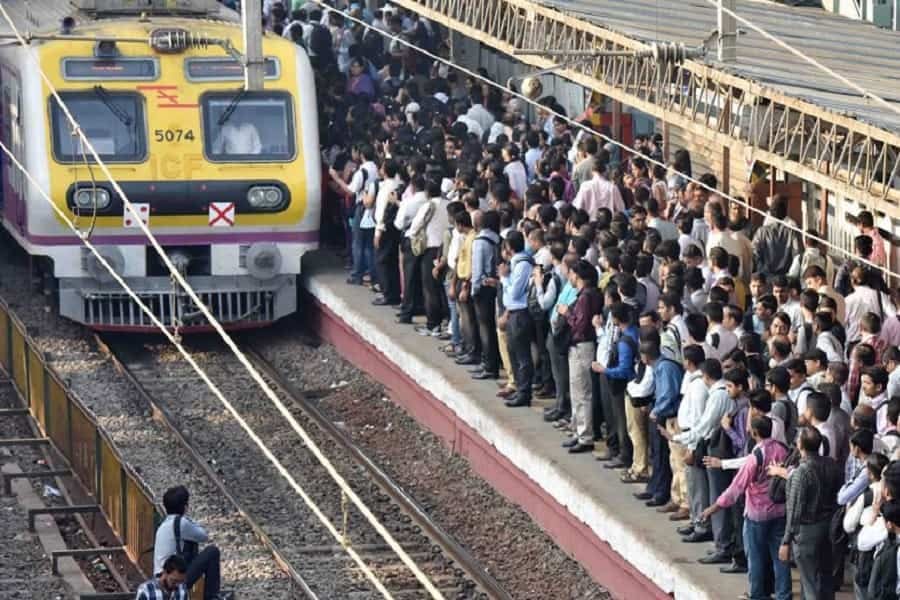 MNS warns maharashtra government for local train in Mumbai