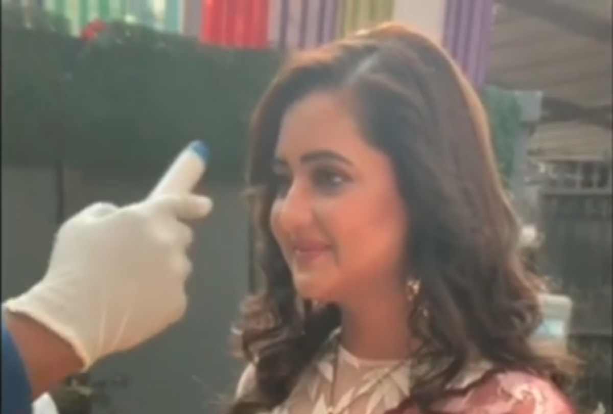 rashami desai tested corona virus at the set of naagin 4