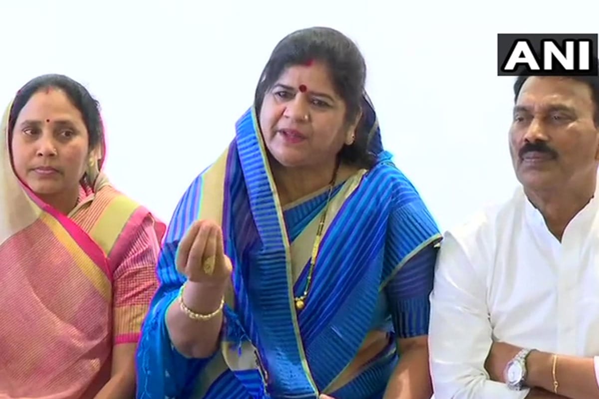 MP Political crisis congress MLAS press conference says no body hostage us we came here on own will