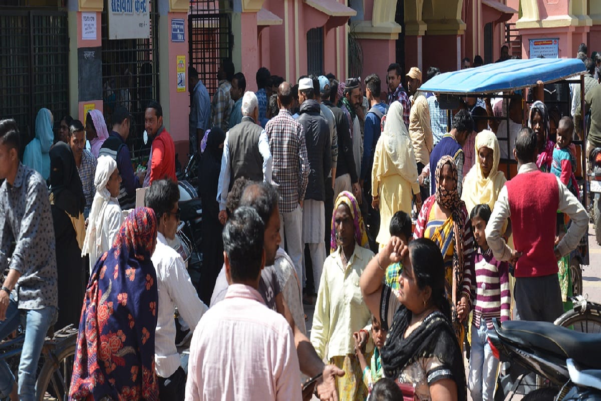 Amar Ujala Live Report, The people of Muzaffarnagar are being affected by the Corona virus