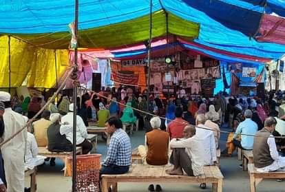 शाहीन बाग में बैठे प्रदर्शनकारी