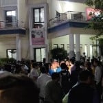हबीबगंज थाने के बाहर जुटे भाजपा कार्यकर्ता