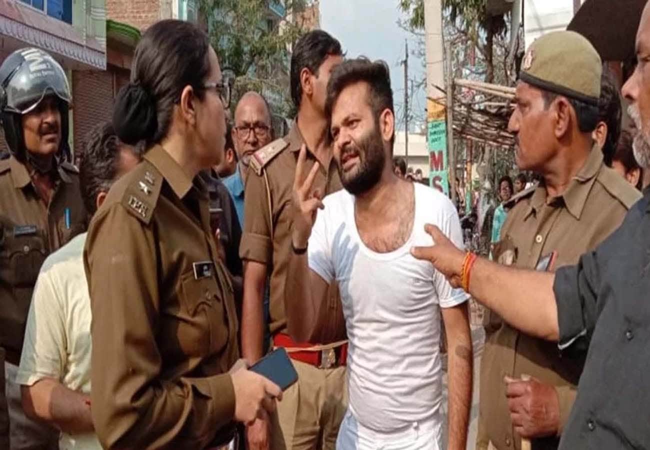 Auraiya double murder, Advocate's wife said big thing