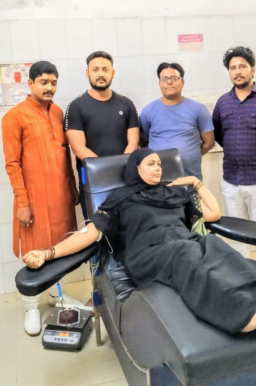 Muslim woman donated blood to the life of pregnant woman and her baby